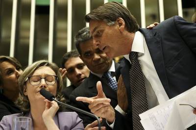В сенате Бразилии выдвинули обвинения Болсонару за его политику в пандемию