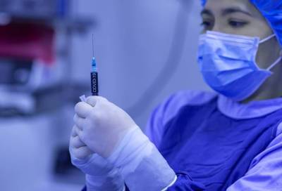 Власти Петербурга оценили запас вакцин от коронавируса в городе