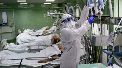 В регионах России заканчиваются места в ковидных отделениях больниц