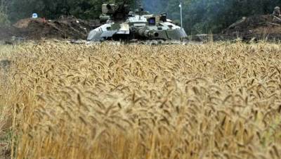 Волгоградский фермер, чье поле уничтожили танки, судится с Минобороны