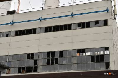 В котельной Екатеринбурга произошло «задымление», из-за которого выбило стекла