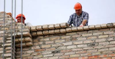 В Беларуси пересмотрели оплату труда строителей