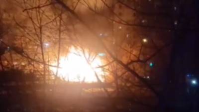 Из-за неосторожного обращения с огнём сгорели три постройки на Елизарова в Тюмени
