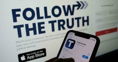 Трамп запускает собственную соцсеть TRUTH Social, где будет "говорить только правду"