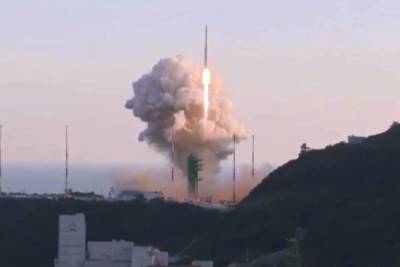 Южная Корея запустила первую ракету-носитель Нури