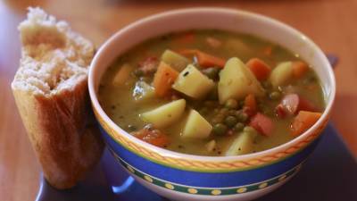 Диетолог Дианова рассказала об особенностях полезных супов
