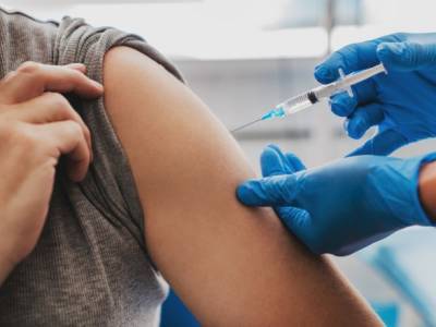 В США одобрили бустерные прививки вакцинами Moderna и Johnson & Johnson - unn.com.ua - США - Украина - Киев - county Johnson