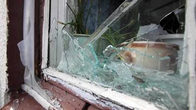 Поврежденные дома, двое пострадавших – результат обстрела ДНР украинскими карателями