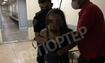 В Карелии будут судить девушку, которая укусила полицейского