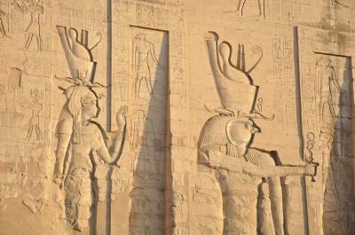 На Алее Сфинксов в Египте обнаружены гигантские каменные головы баранов