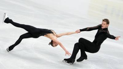 «От балетных движений загружаются лопатки»: Бойкова и Козловский о новых прокатах, позднем начале сезона и чужих идеях