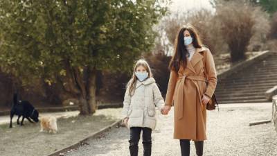 Эпидемиолог Горелов заявил, что дети чаще всего заражаются коронавирусом от родителей