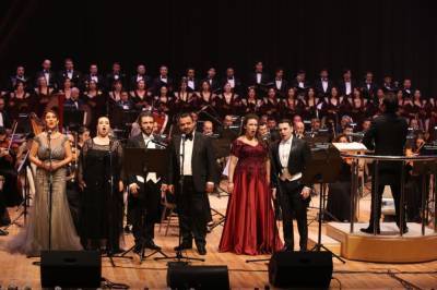 Грандиозная церемония закрытия II Азербайджанского международного фестиваля вокалистов (ФОТО)
