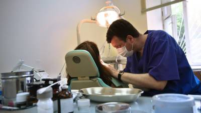С 28 октября по 7 ноября столичные стоматологи работают только экстренно
