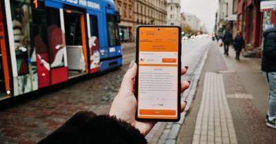 Rīgas satismе вводит QR-коды на проезд в общественном транспорте Риги