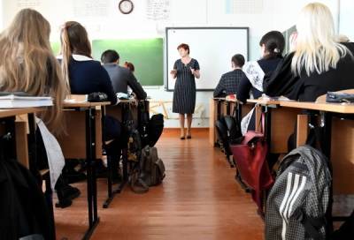 Сексолог предложил рассказывать школьникам о контрацепции на уроках ОБЖ