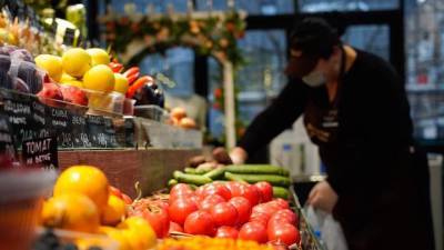 Леонид Холод - Экономист рассказал, стоит ли ожидать увеличения цен на овощи в России - vm.ru - Россия - Европа