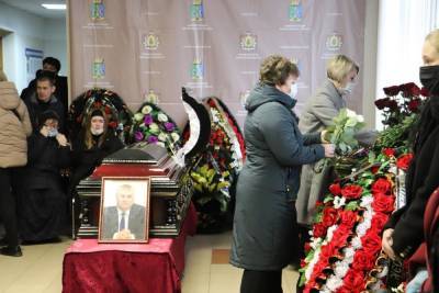 Главу клепиковской администрации Николая Крейтина похоронили