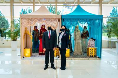 Коллекция национальной одежды "Карабах" Гюльнары Халиловой представлена на Rebuild Karabakh (ФОТО)