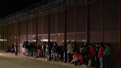 Американские пограничники побили рекорд по задержанным мигрантам