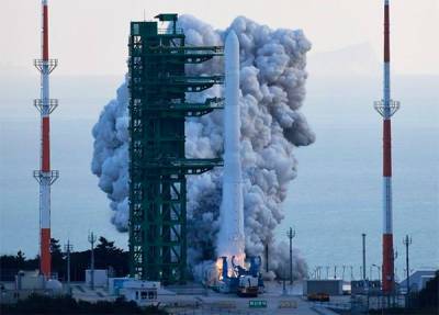 Южная Корея запустила свою первую космическую ракету «Нури»