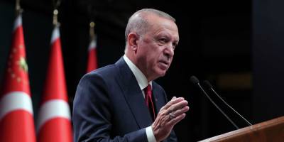 Эрдоган пригрозил высылкой послам десяти стран
