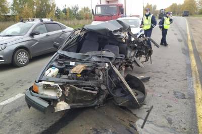 Ивановец на угнанном автомобиле попал в аварию в Ярославской области