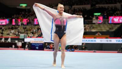 Победа спустя 11 лет: Мельникова выиграла золото в многоборье на ЧМ по спортивной гимнастике
