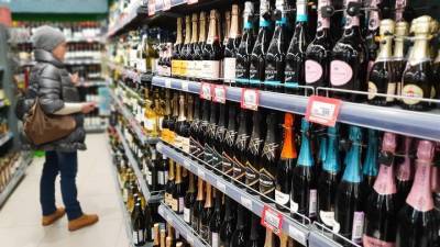 Бутылку вина стоимостью 13 тысяч рублей украли в одном из магазинов Москвы