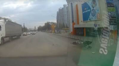 Появилось видео момента ДТП с пострадавшим 38-летним байкером в Воронеже