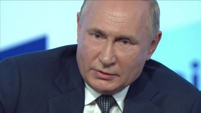 Путин согласился вникнуть в "размытые критерии" закона об иноагентах
