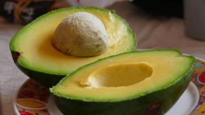 Эксперты Роспотребнадзора назвали чернику и авокадо способствующими долголетию продуктами