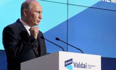 Путин пообещал нобелевскому лауреату совершенствовать закон об иноагентах