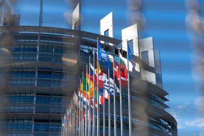 Европарламент потребовал в резолюции лишить Польшу финансирования