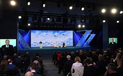 Главред «Новой газеты» Муратов задал вопрос Путину об иноагентах