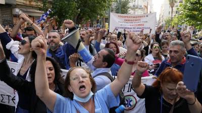 Врачи греческих больниц вышли на забастовку