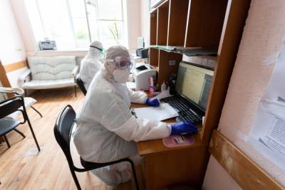 Заразившиеся COVID-19 врачи получили более 600 млн рублей президентских выплат в Новосибирске