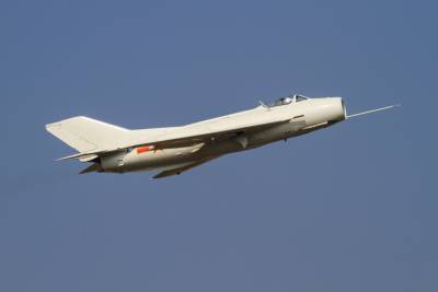 Китай сделал из истребителей J-6, основанных на МиГ-19, беспилотники