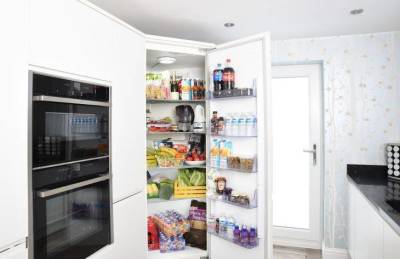 Как почистить холодильник с помощью народных средств: названы самые эффективные способы