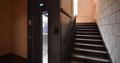 Лифт с детьми сорвался с пятого этажа в Москве
