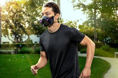 Razer начала продажи своей умной защитной маски с RGB-подсветкой Razer Zephyr за $99 — и всю первую партию сразу же раскупили
