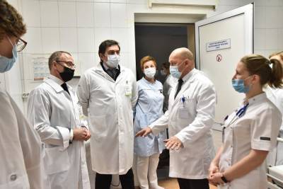 Первый замгубернатора региона Юрий Петухов проконтролировал работу детского онкогематологического отделения областной больницы