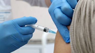 Защита от COVID-19: в Петербурге спрос на прививку вырос в три раза