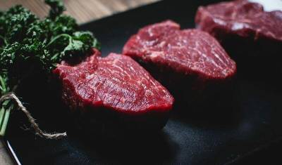 Животноводческим предприятиям направят 10 млрд рублей для стабилизации цен на мясо