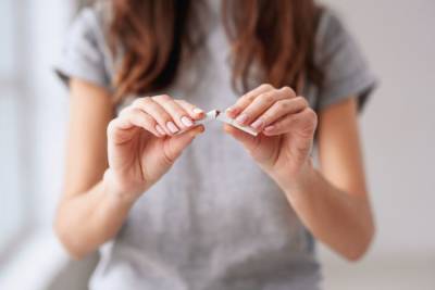 Курильщики более активно распространяют COVID-19 – врачи