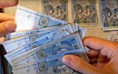 Залезут в карман еще глубже: украинцев заставят копить на пенсию из собственных зарплат – сколько будут высчитывать