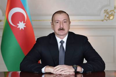 Президент Ильхам Алиев поздравил главу Венгрии