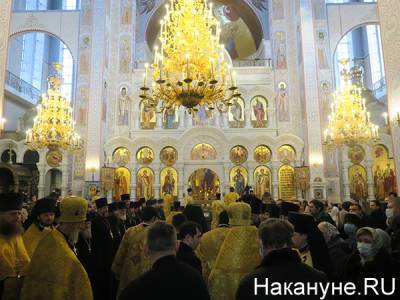 В Екатеринбурге не стали отменять поклонение Поясу Богородицы на фоне "коронавирусных" рекордов