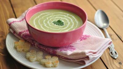 Минимум калорий и максимум витаминов: как приготовить овощной крем-суп при помощи блендера