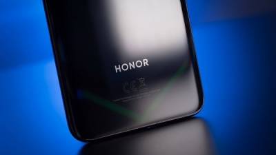 Honor готовит к выпуску самый большой смартфон современности. В нем будет процессор от «компании-обманщика»